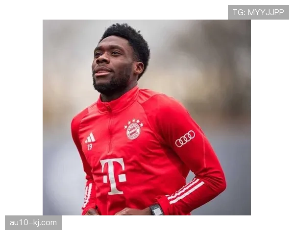 拜仁瞄准费耶诺德19岁天才右后卫，转会市场再添新目标