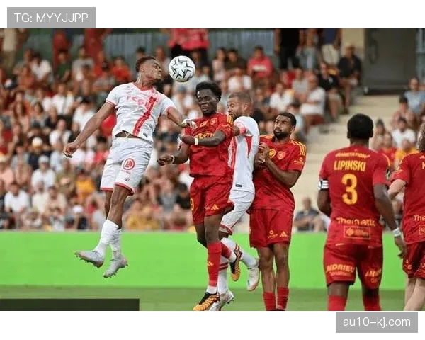 保级队面对强队防守策略 深度防守与快速反击结合